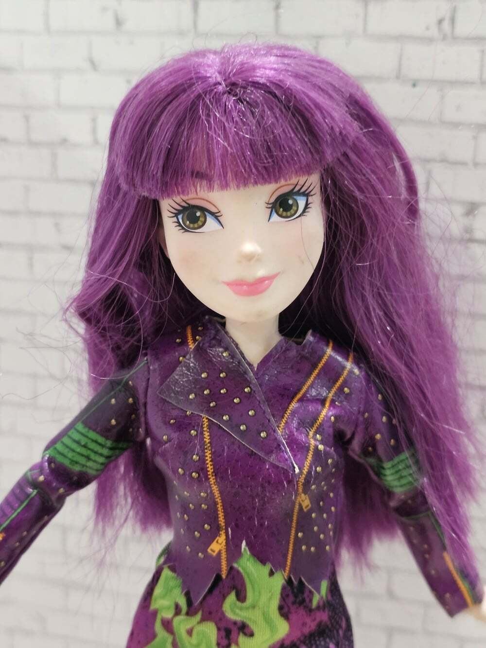 Disney Descendants 2 Signature Mal Doll 2017 Hasbro C1777 Purple Hair Outfit